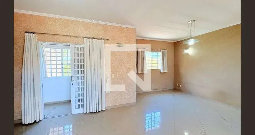 Casa com 4 quartos para alugar na Rua Professor Hiram Ferraz dos Santos, Anhangabaú, Jundiaí