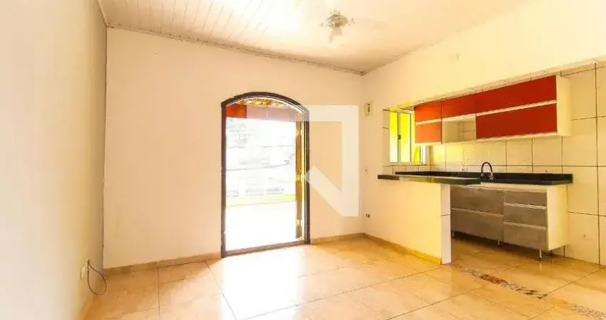 Casa com 2 quartos para alugar na Rua Mariano Moro, Itaquera, São Paulo