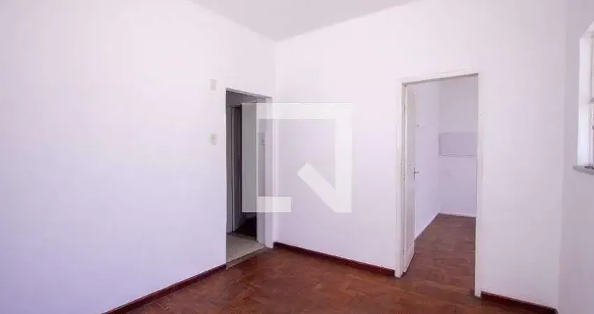 Casa com 3 quartos para alugar na Travessa Leonidia, Zé Garoto, São Gonçalo