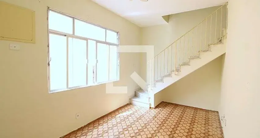 Casa com 2 quartos para alugar na Rua Santos Titara, Méier, Rio de Janeiro