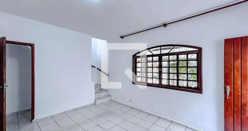 Casa com 3 quartos para alugar na Rua Abernéssia, Vila Carrão, São Paulo