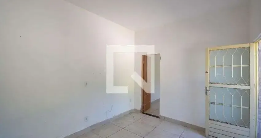 Casa com 2 quartos para alugar na Travessa Gaspar, Caonze, Nova Iguaçu