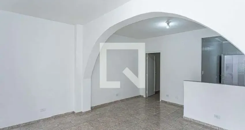 Casa com 2 quartos para alugar na Rua Cecília Calovini, Piqueri, São Paulo