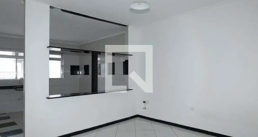 Casa com 3 quartos para alugar na Rua Frei Fidélis Mota, Vila Jacuí, São Paulo