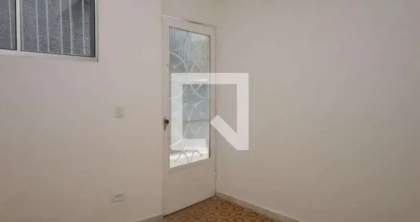 Casa com 3 quartos para alugar na Rua Leoberto Leal, Itaquera, São Paulo