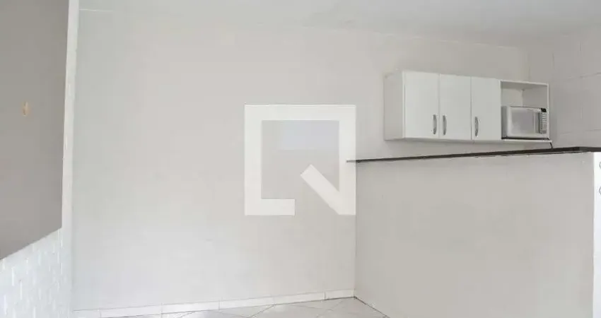 Casa com 1 quarto para alugar na Rua Rio Jaguaribe, Bairro Alto, Curitiba