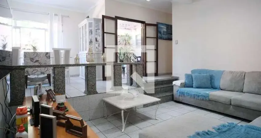 Casa com 3 quartos para alugar na Rua Catende, Artur Alvim, São Paulo