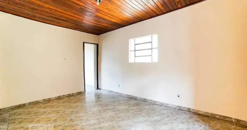 Casa com 3 quartos para alugar na Rua das Vertentes, Vila Gustavo, São Paulo