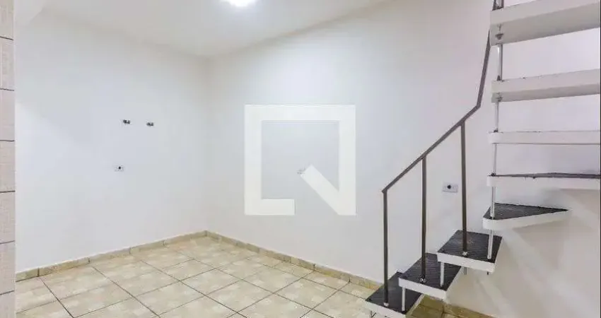 Casa com 1 quarto para alugar na Rua Armando Pinelli, Campanário, Diadema