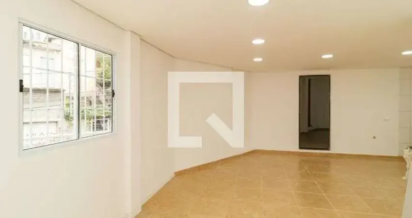 Casa com 2 quartos para alugar na Avenida Caraurana, Vila Mazzei, São Paulo