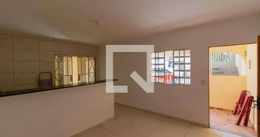 Casa com 2 quartos para alugar na Avenida Córrego do Jacu, Itaquera, São Paulo