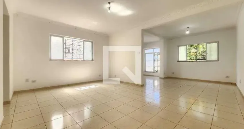 Casa com 3 quartos para alugar na Rua Otávio Spagnolo, Boqueirão, Santos