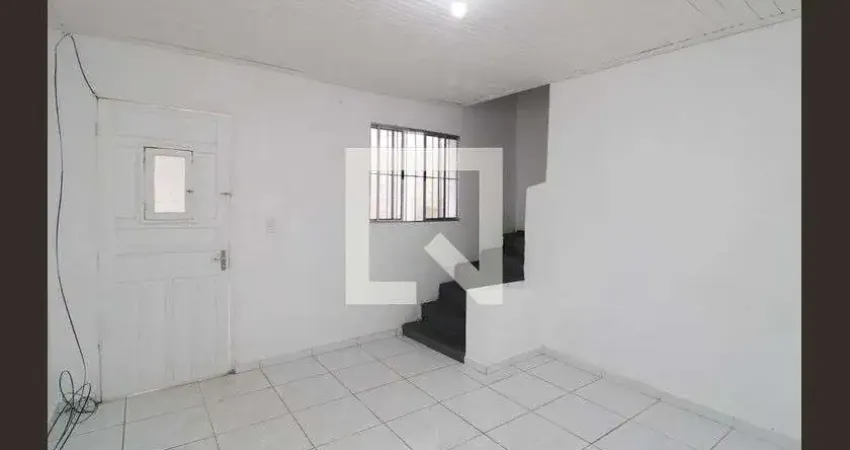 Casa com 2 quartos para alugar na Rua Irmãos Pila, Vila Mazzei, São Paulo