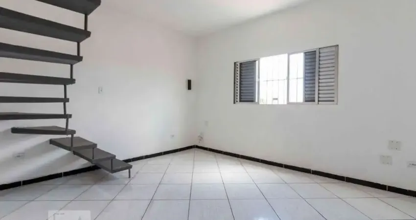 Casa com 3 quartos para alugar na Rua Frei Fidélis Mota, Vila Jacuí, São Paulo