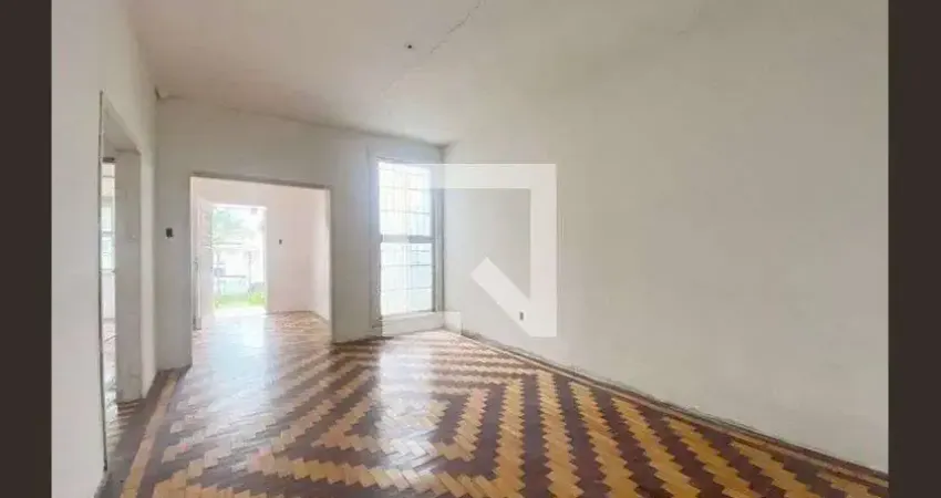 Casa com 3 quartos para alugar na Avenida General Emílio Lúcio Esteves, São João, Porto Alegre