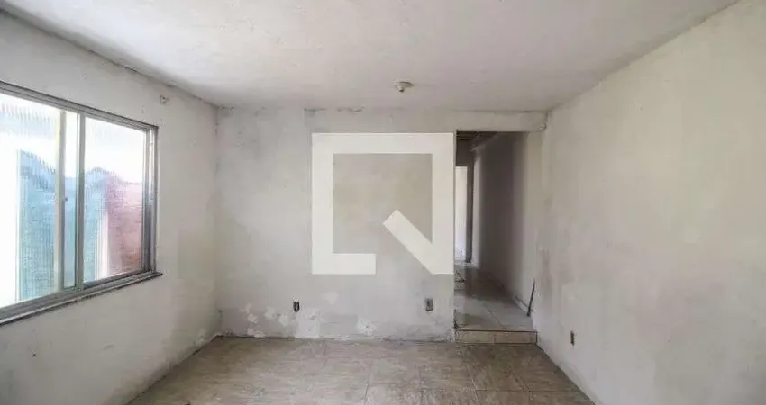 Casa com 2 quartos para alugar na Rua Roldão Gonçalves, Cabral, Nilópolis