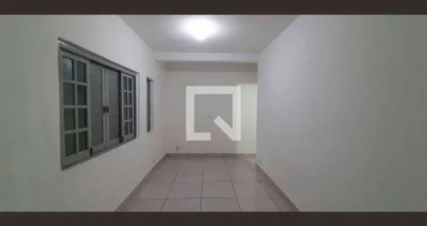 Casa com 1 quarto para alugar na Rua Rubens Capp, Bandeiras, Osasco