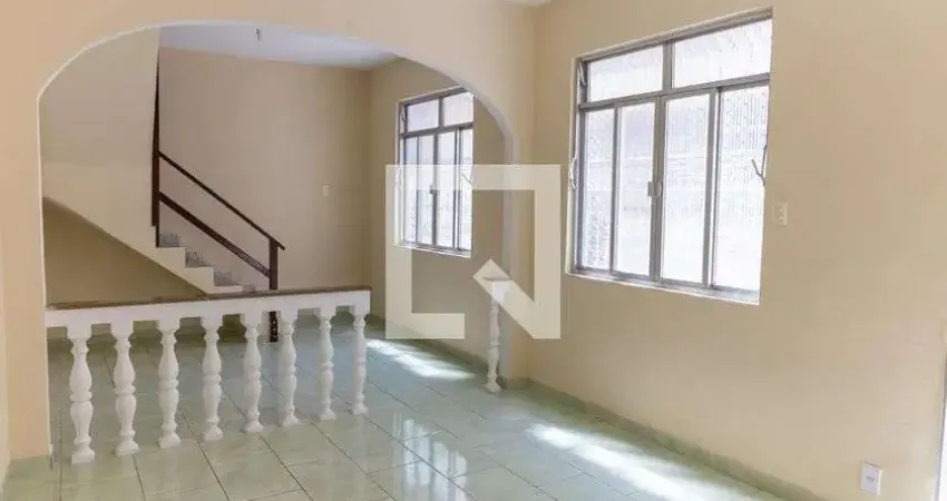 Casa com 2 quartos para alugar na Rua Carolina Franco, Irajá, Rio de Janeiro