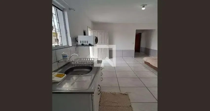 Apartamento com 1 quarto para alugar na Rua Maria de Lurdes Vieira de Oliveira, Areias, São José