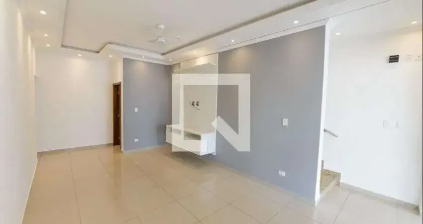 Casa com 3 quartos para alugar na Rua Alfredo Cândido Vieira, Areao, Taubaté