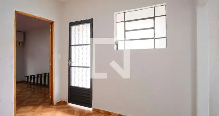 Casa com 2 quartos para alugar na Rua Coronel Marques, Vila Carrão, São Paulo