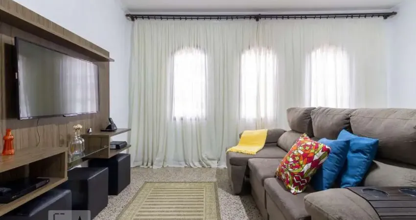 Casa com 3 quartos para alugar na Rua Francisco Chiarelli, Vila Jacuí, São Paulo