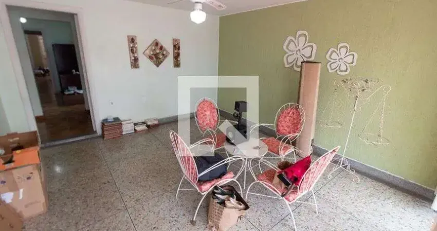Casa com 3 quartos para alugar na Rua Amélia Bueno, Taquaral, Campinas