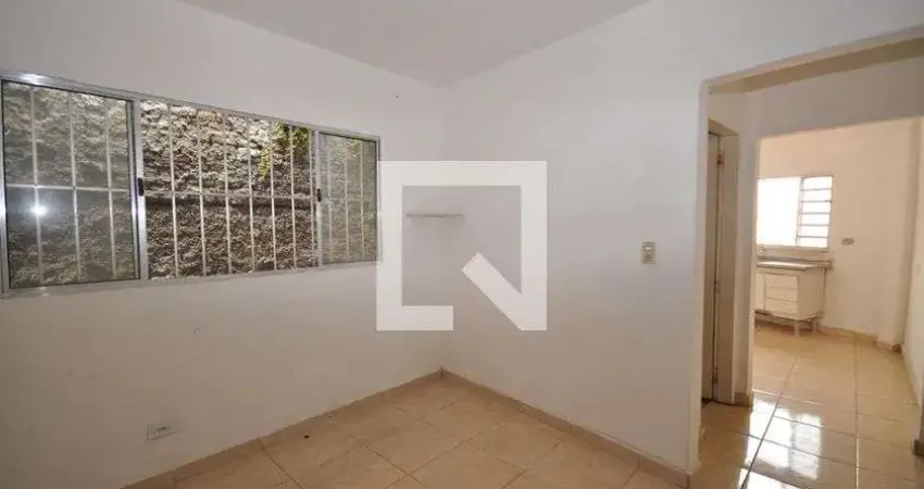 Casa com 2 quartos para alugar na Rua Doutor Valentim Bouças, Vila Mazzei, São Paulo