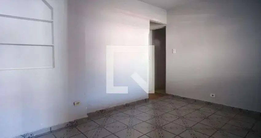 Casa com 2 quartos para alugar na Rua Cristalândia do Piauí, Ponte Rasa, São Paulo