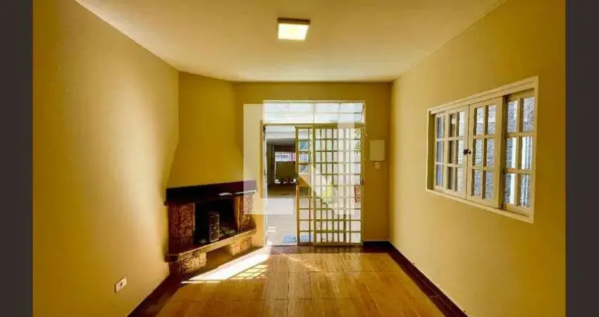 Casa com 3 quartos para alugar na Rua Canário, Taboão, Guarulhos