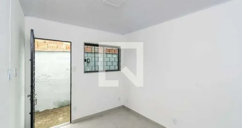 Casa com 1 quarto para alugar na Rua Jacirendi, Irajá, Rio de Janeiro