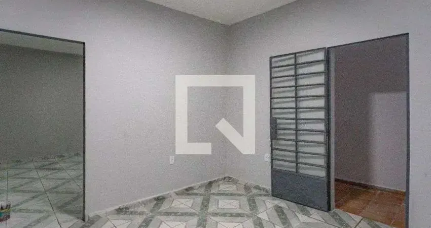 Casa com 3 quartos para alugar na Avenida Poeta Francisco das Chagas Fonseca, Serraria, Diadema