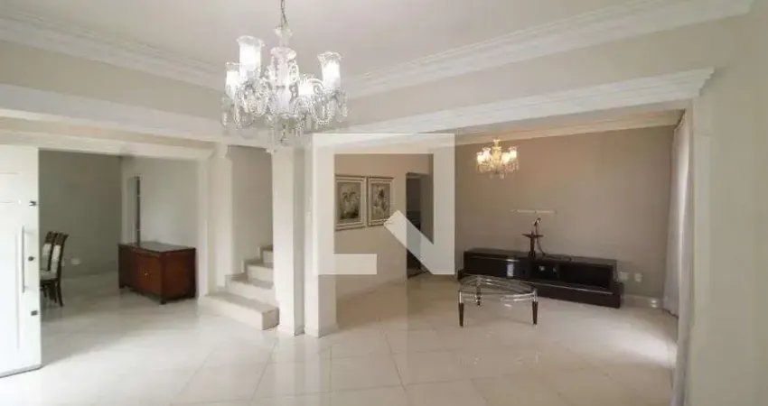 Casa com 4 quartos para alugar na Rua Padre Azevedo, Água Fria, São Paulo