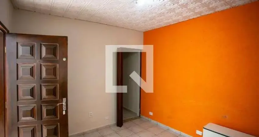 Casa com 2 quartos para alugar na Rua Macahuba, Campanário, Diadema