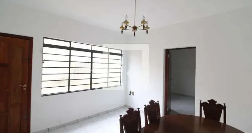 Casa com 2 quartos para alugar na Rua Capitão Sérvio Rodrigues Caldas, Água Fria, São Paulo