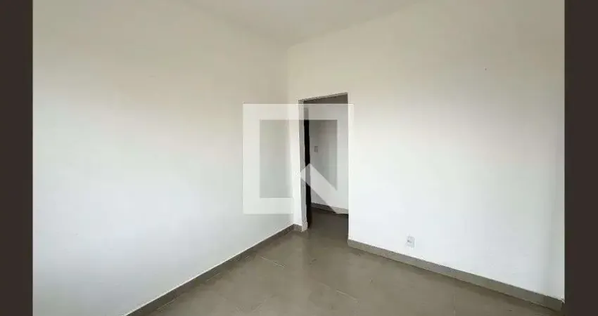 Casa com 3 quartos para alugar na Rua Antônio Pires, Santa Maria, Contagem