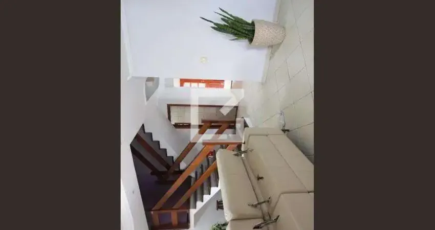 Casa com 2 quartos para alugar na Rua Eduardo Dias Leite, Jardim Suzano, Suzano