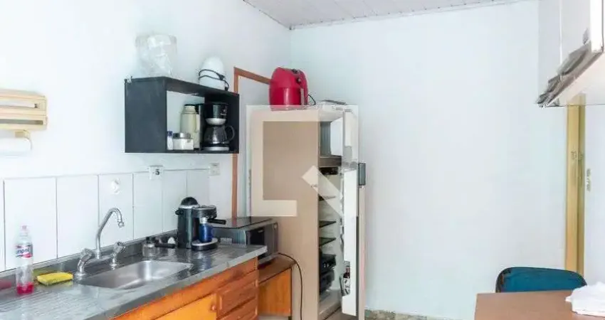 Casa com 1 quarto para alugar na Rua Bernardino de Campos, Centro, Jacareí