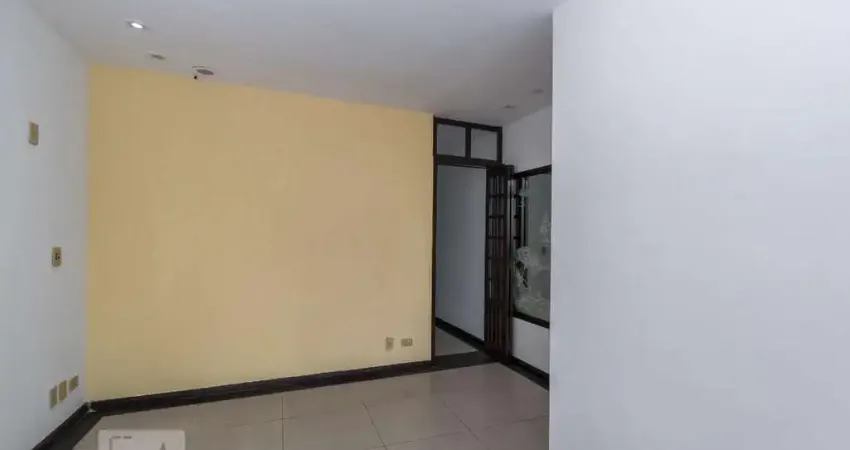 Casa com 3 quartos para alugar na Rua Tiboim, Penha, Rio de Janeiro