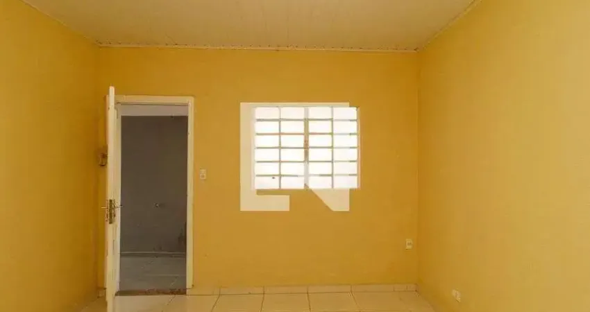 Casa com 2 quartos para alugar na Rua Articura, Vila Ede, São Paulo