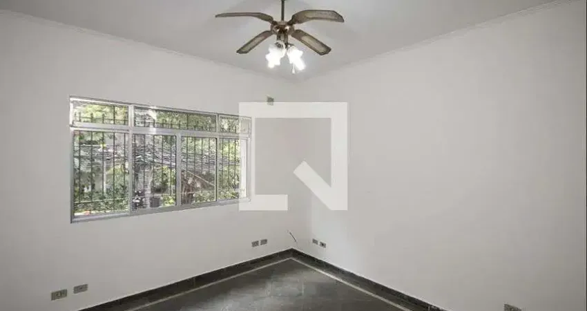 Casa com 3 quartos para alugar na Rua Paulo de Faria, Vila Gustavo, São Paulo