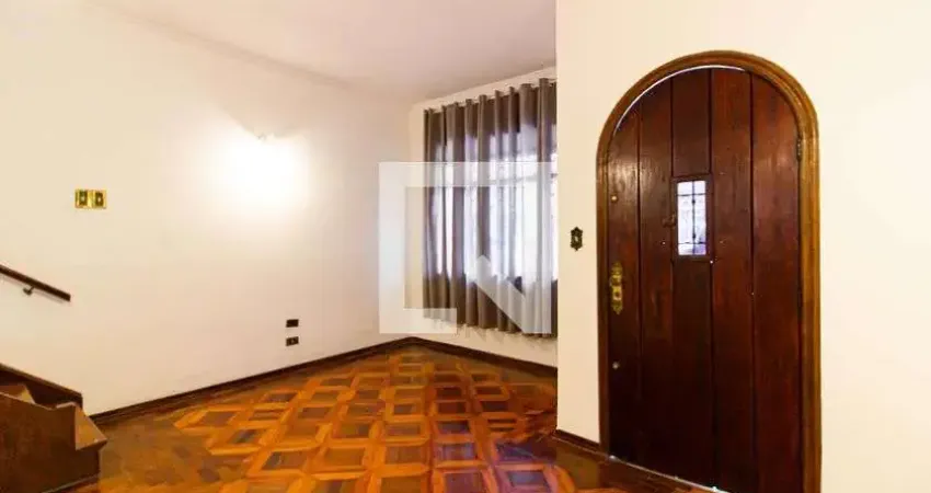 Casa com 3 quartos para alugar na Rua José Rebello da Cunha, Vila Romana, São Paulo