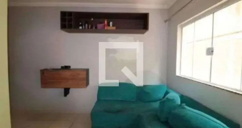 Casa com 2 quartos para alugar na Rua Mongubá, Vila Carrão, São Paulo