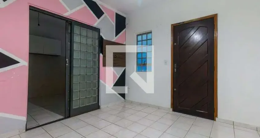 Casa com 1 quarto para alugar na Rua Demétrio Levedis, Cangaíba, São Paulo