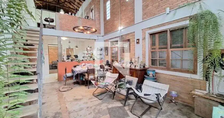 Casa com 2 quartos para alugar na Rua Dinieper, Vila Romana, São Paulo