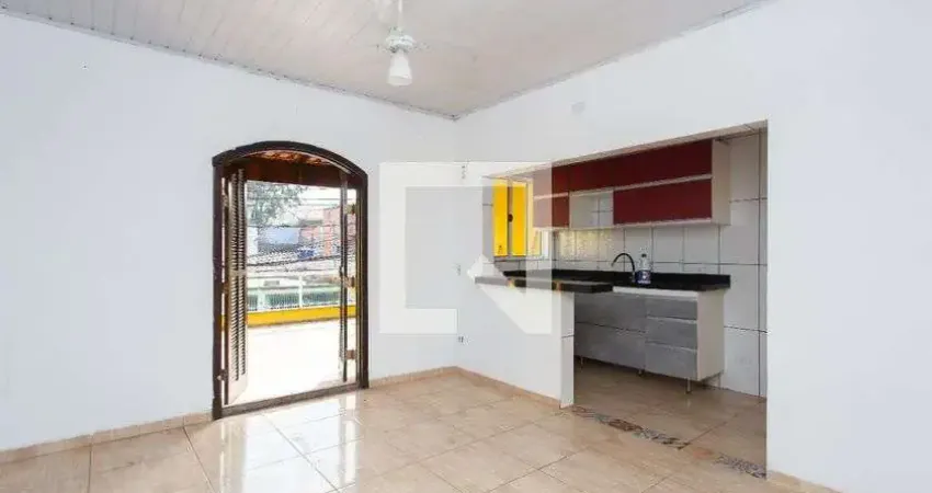 Casa com 2 quartos para alugar na Rua Mariano Moro, Itaquera, São Paulo