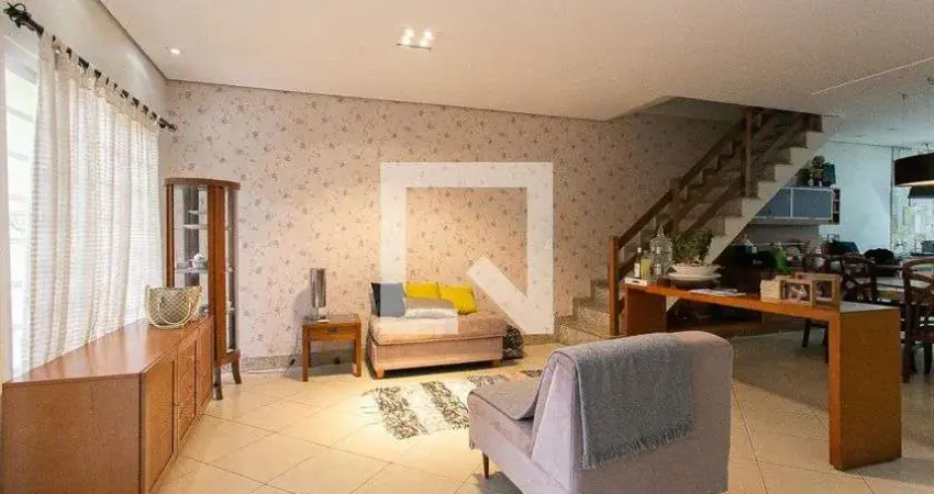 Casa com 3 quartos para alugar na Rua Natal, Mooca, São Paulo