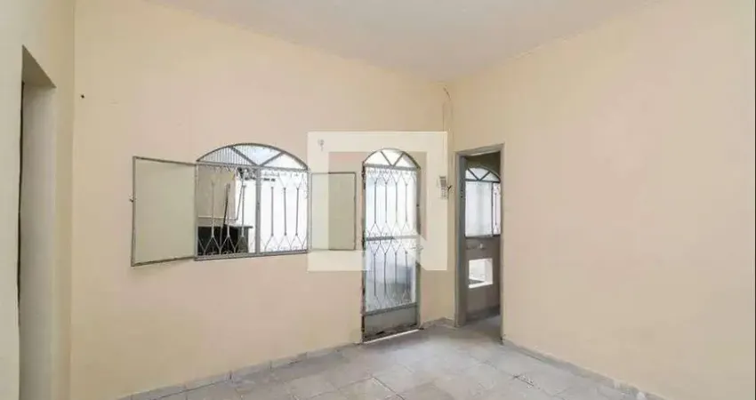 Casa com 1 quarto para alugar na Rua Tomás Lopes, Irajá, Rio de Janeiro