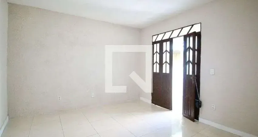 Casa com 2 quartos para alugar na Rua Ipirá, Rio Vermelho, Salvador