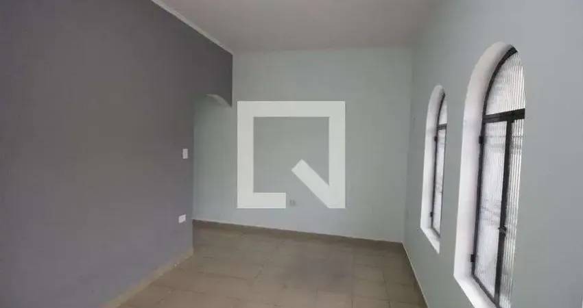 Casa com 2 quartos para alugar na Rua Taubaté, Vila Carrão, São Paulo